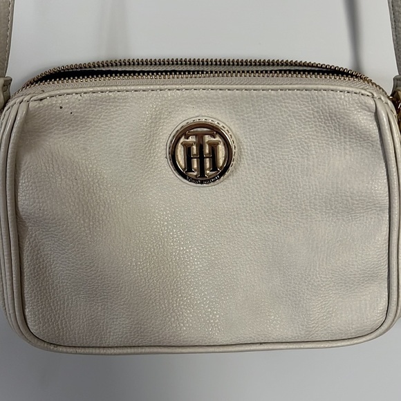 TOMMY Hilfiger cream crossbody bag - Picture 2 of 10
